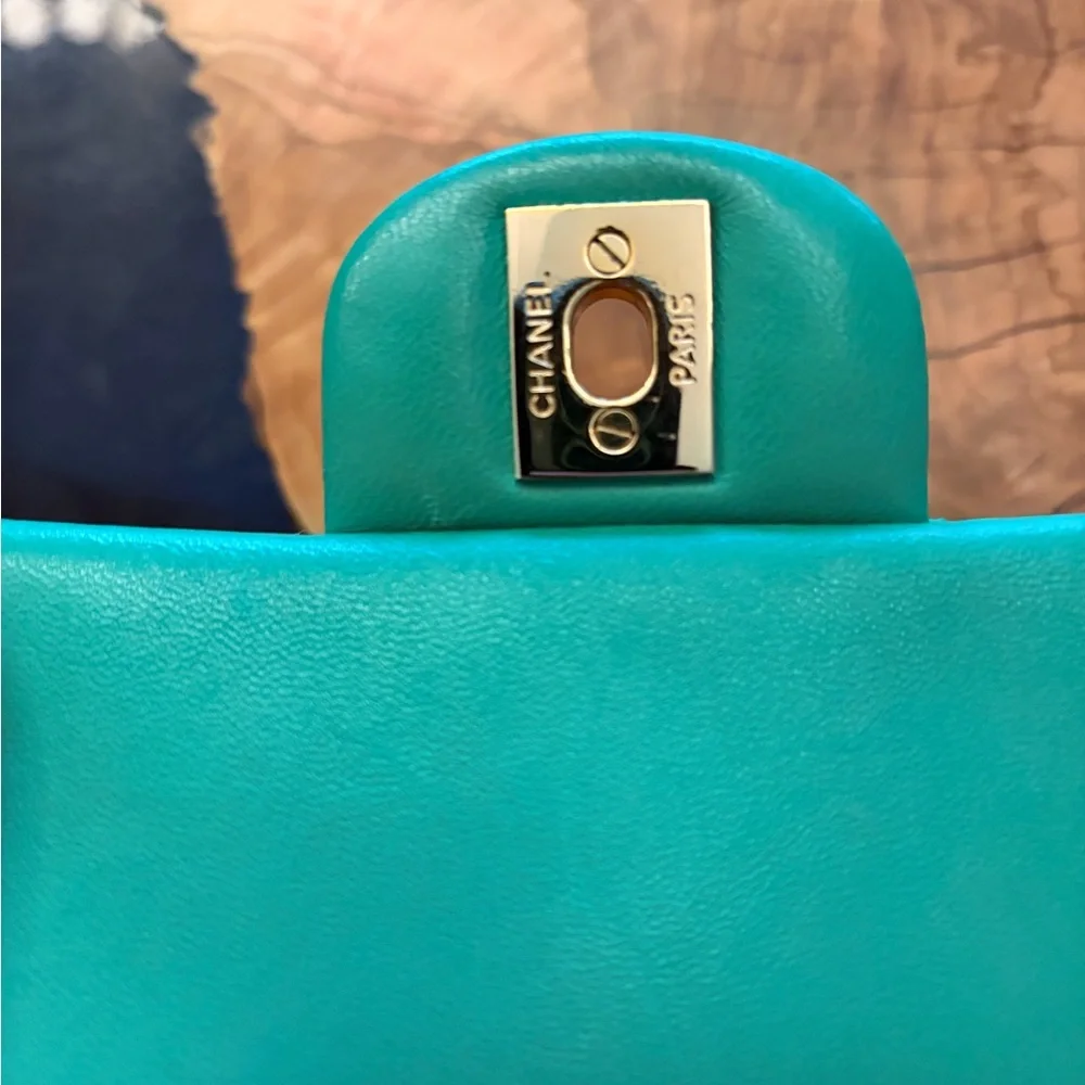 CHANEL 💯 Authentic Emerald Green Quilted Mini Flap Bag with Silver Hardware rare - Picture 11 of 16